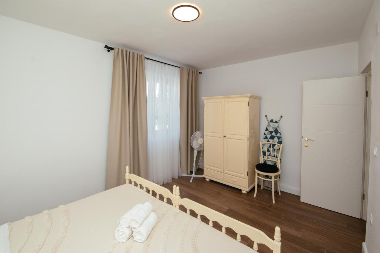Apartamento Barbarossa Sveti Filip i Jakov Exterior foto